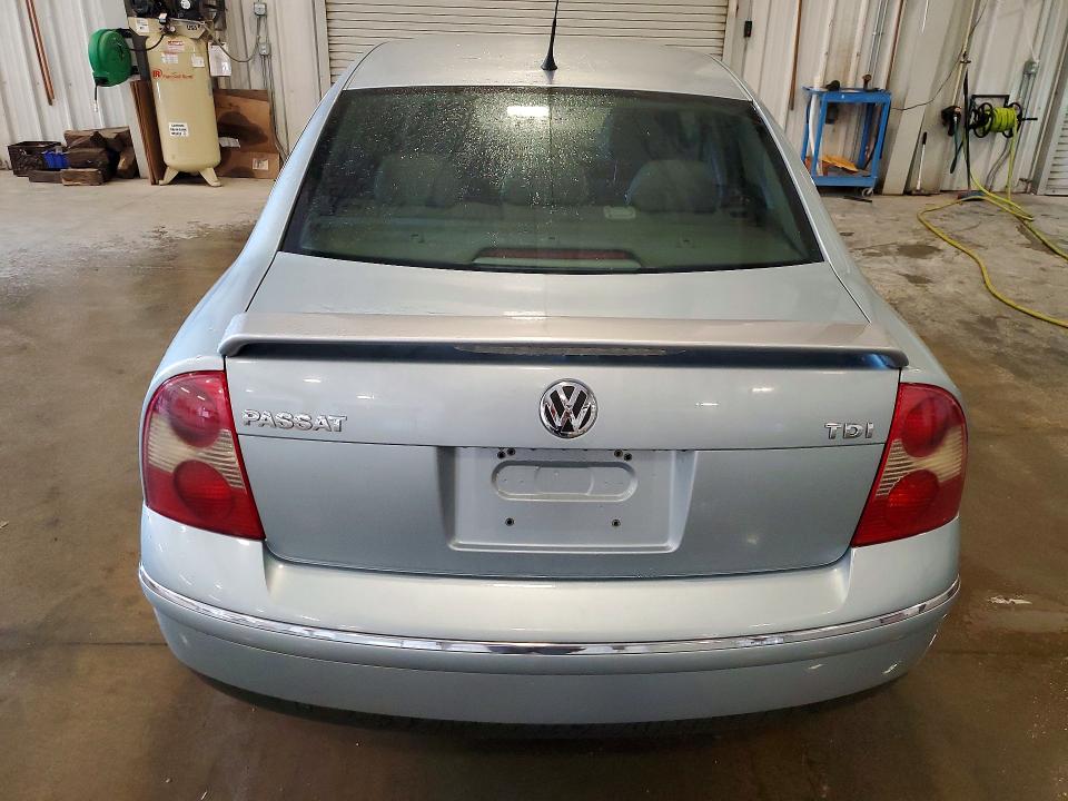 2005 Volkswagen Passat VIN WVWAE63B75E027275 COPART salvage auction — FRONT END, MN - CERT OF TITLE-PRIOR SALVAGE, sold $1,300 on 2026-08-10 (photo 6)