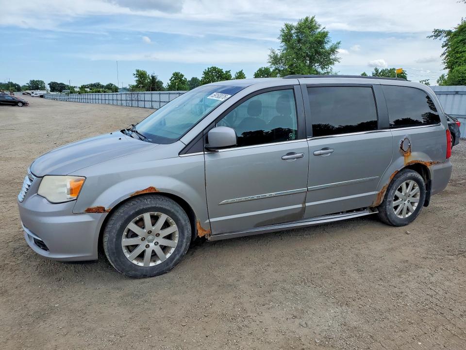 2013 Chrysler Voyager VIN 2C4RC1BG2DR670904 COPART salvage auction — UNDERCARRIAGE, On - Permit No Brand - Unfit, sold $450 on 2026-07-23 (photo 1)
