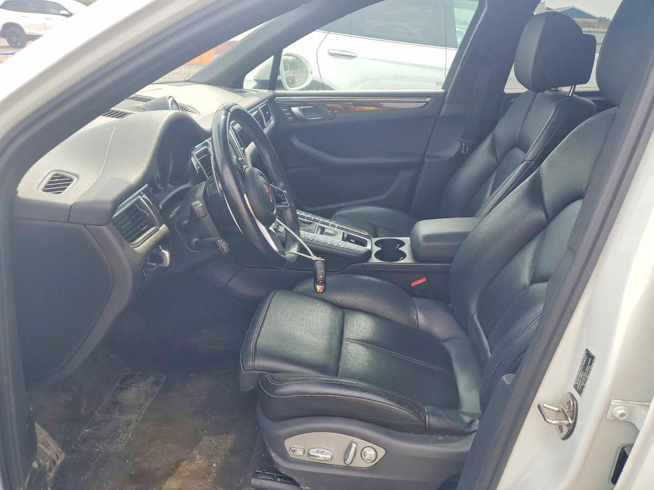 2015 Porsche Macan VIN WP1AB2A50FLB56923 COPART salvage auction — Minor Dent/Scratches, IA - CERTIFICATE OF TITLE, sold $2,900 on 2026-07-02 (photo 7)