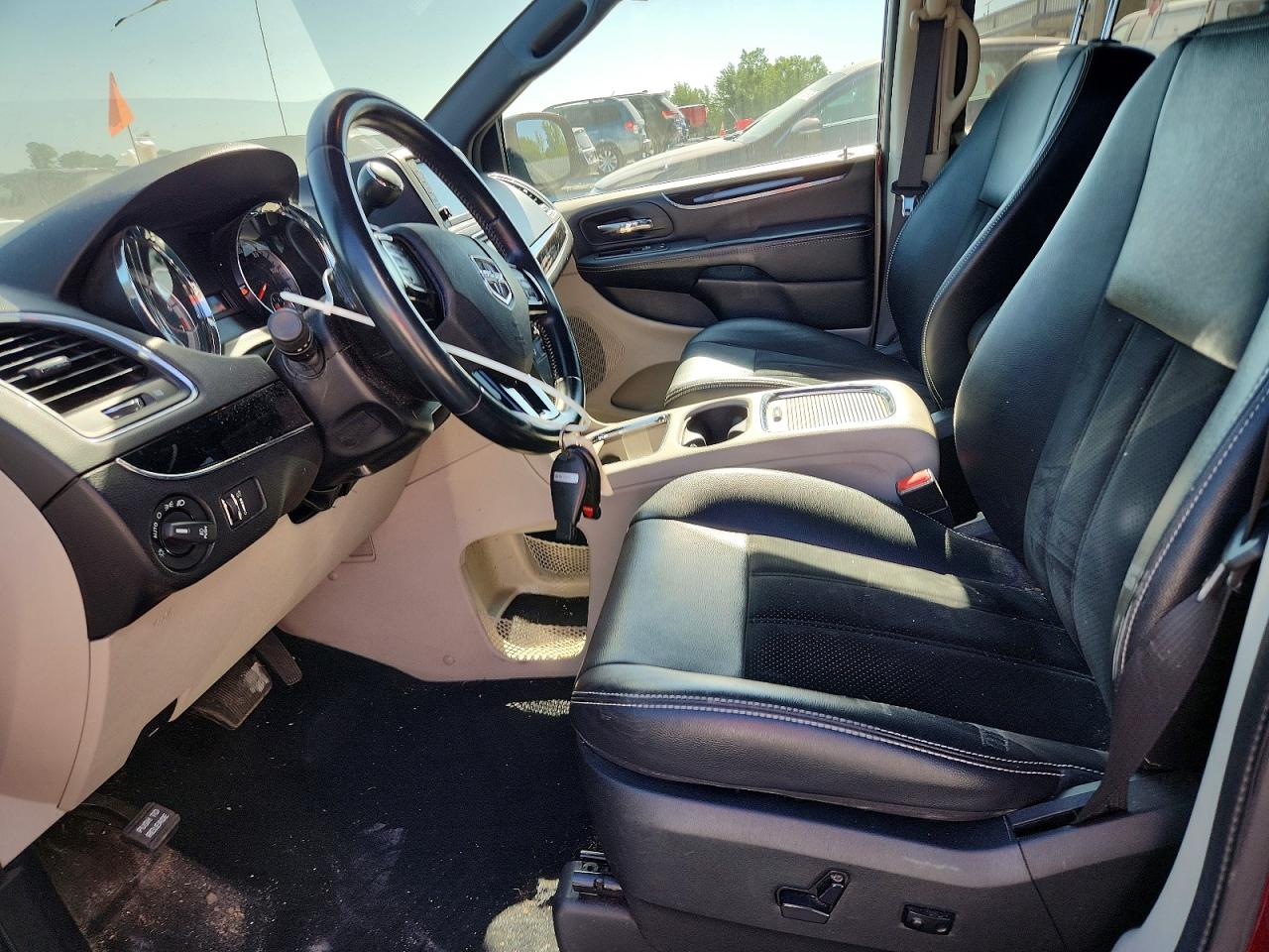2017 Dodge Grand Caravan VIN 2C4RDGCG2HR858827 COPART salvage auction — Front End, MI - CERTIFICATE OF TITLE, sold $2,650 on 2026-07-02 (photo 7)