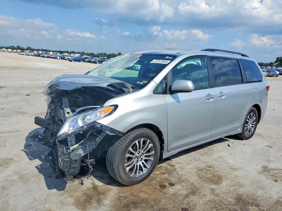 2019 Toyota Sienna VIN 5TDYZ3DC3KS002744 COPART salvage auction — FRONT END, Mo - Salvage Certificate Of Title, sold $4,550 on 2026-07-13 (photo 1)