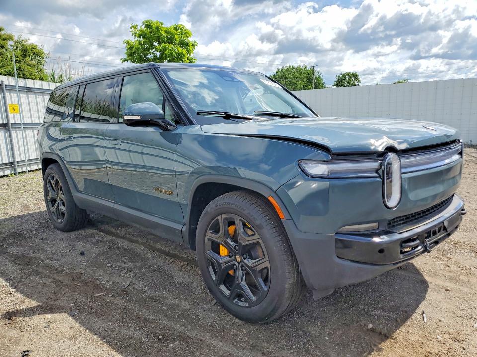 2025 Rivian R1s VIN 7PDSGCBP6SN061237 COPART salvage auction — REAR END, OH - CERTIFICATE OF TITLE (P), sold $34,500 on 2026-07-27 (photo 4)