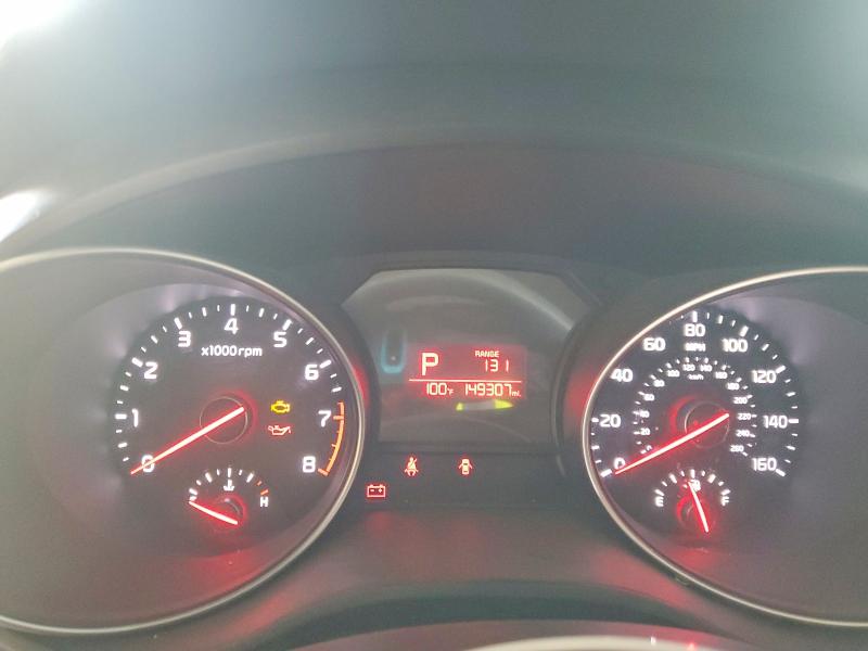 2015 Kia SEDONA VIN KNDMB5C13F6073687 COPART salvage auction — MINOR DENT/SCRATCHES, AZ - CERTIFICATE OF TITLE, sold $200 on 2026-07-13 (photo 9)
