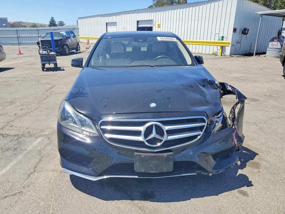 2015 Mercedes-benz E-klasse VIN WDDHF8JB0FB106421 COPART salvage auction — SIDE, Salvage Title, sold $2,000 on 2026-07-17 (photo 5)