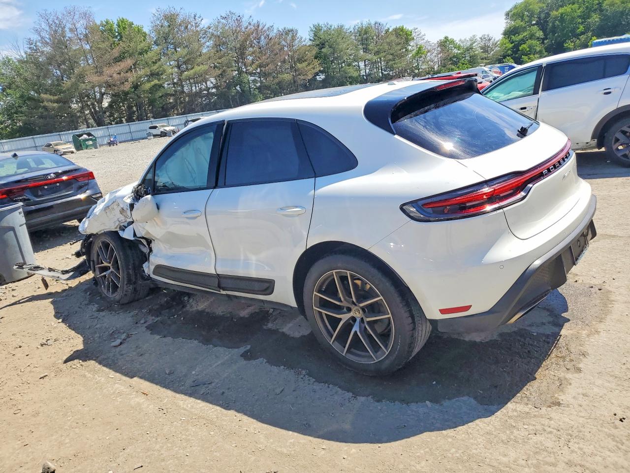 2022 Porsche Macan VIN WP1AA2A53NLB10746 COPART salvage auction — Side, NJ - CERT OF TITLE-SALVAGE, sold $14,000 on 2026-07-02 (photo 2)