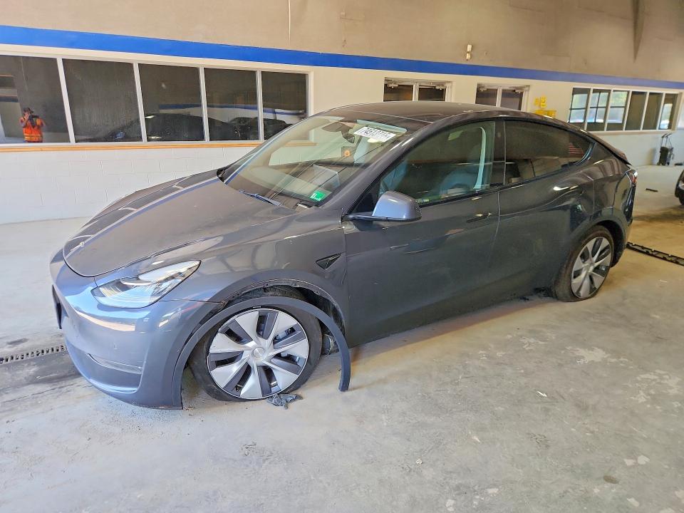 2022 Tesla Model y VIN 7SAYGDEE4NA020013 COPART salvage auction — UNDERCARRIAGE, Va - Cert Of Title - Salvage, sold $11,400 on 2026-07-17 (photo 1)