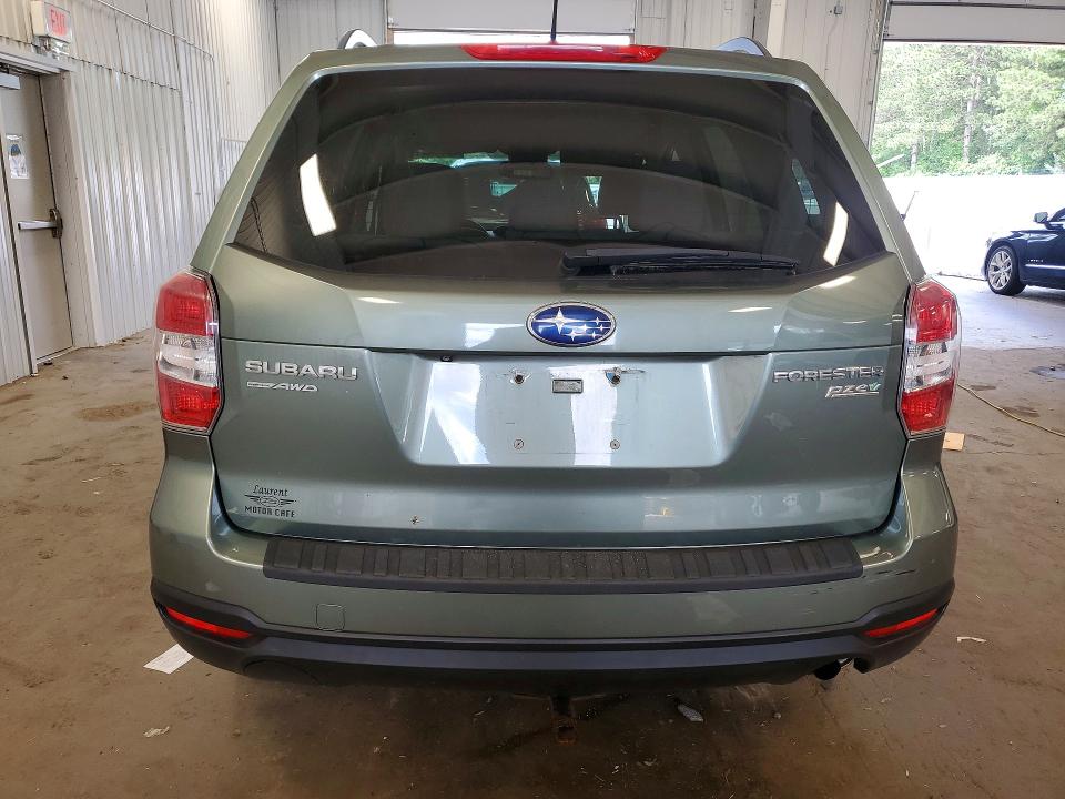 2015 Subaru VIN JF2SJADC4FH584690 COPART salvage auction — MINOR DENT/SCRATCHES, Salvage Title, sold $625 on 2026-07-23 (photo 6)