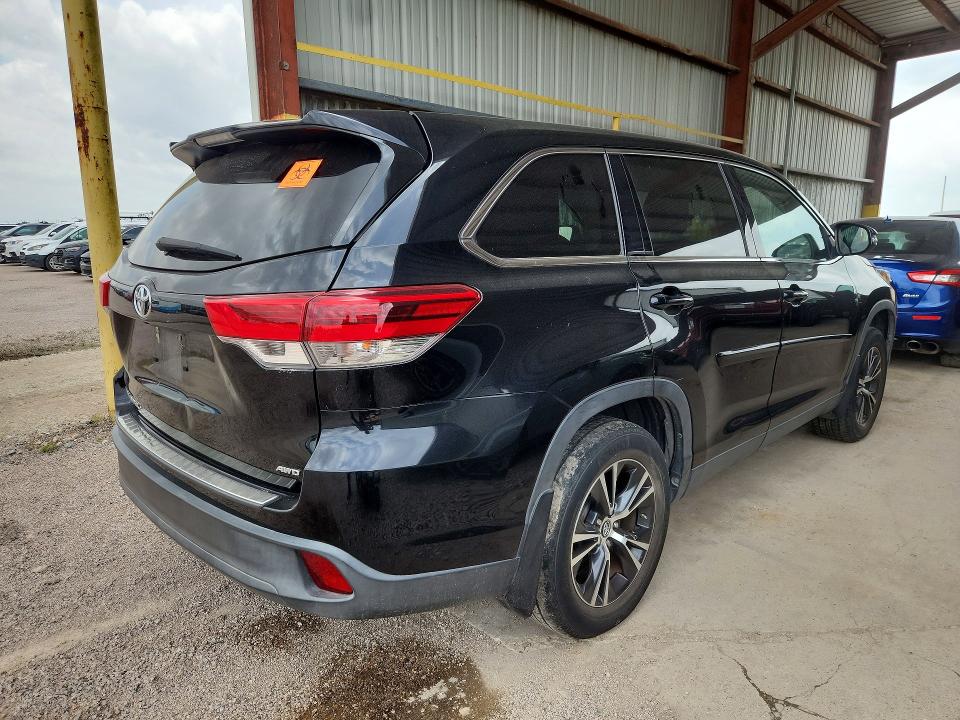 2019 Toyota Highlander VIN 5TDBZRFH4KS731255 COPART salvage auction — MINOR DENT/SCRATCHES, TX - CERTIFICATE OF TITLE, sold $9,400 on 2026-07-16 (photo 3)