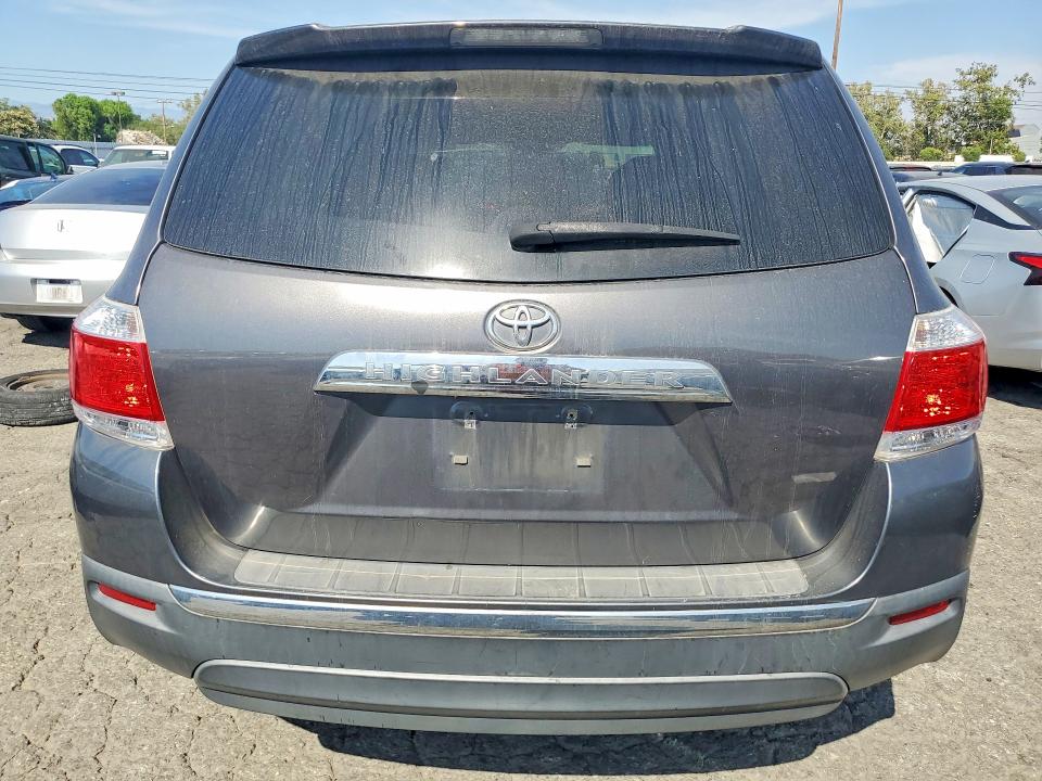 2013 Toyota Highlander VIN 5TDZA3EH3DS032304 COPART salvage auction — MINOR DENT/SCRATCHES, MT - DIS/DLR/EXP ONLY CLEAN TITLE (P), sold $4,500 on 2026-07-20 (photo 6)