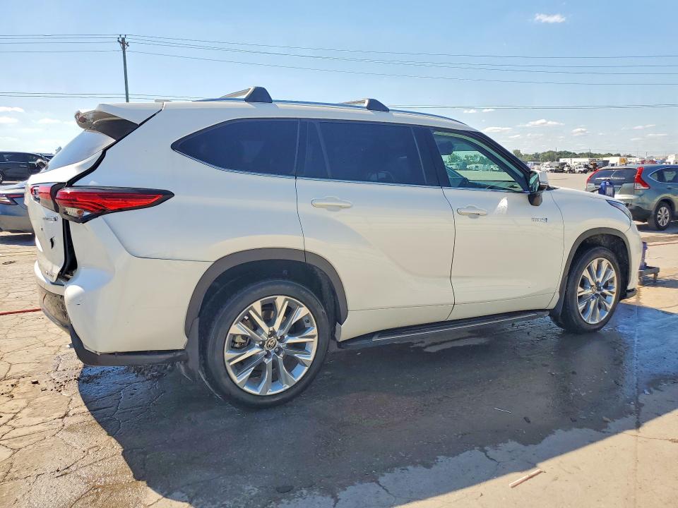 2021 Toyota Highlander VIN 5TDYARAH3MS505705 COPART salvage auction — REAR END, TN - SALVAGE CERTIFICATE, sold $200 on 2026-07-27 (photo 3)