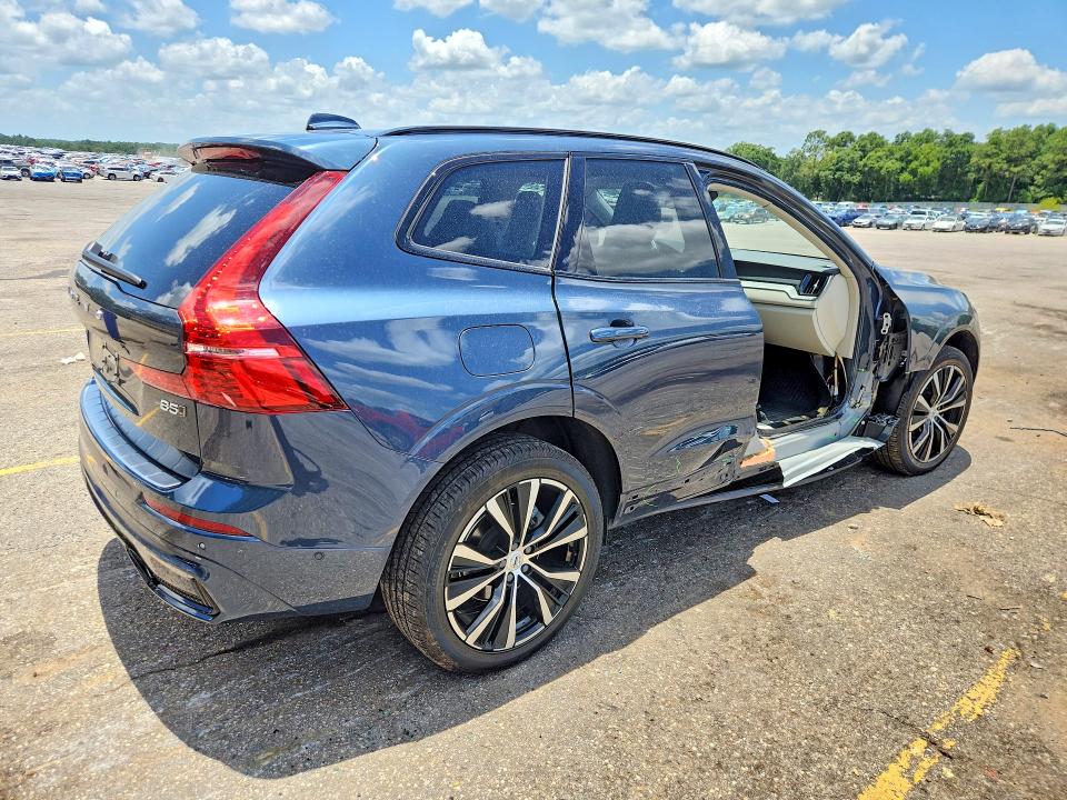2025 Volvo Xc60 VIN YV4M12RC4S1152848 COPART salvage auction — SIDE, FL - CERT OF TITLE SLVG REBUILDABLE, sold $250 on 2026-07-27 (photo 3)