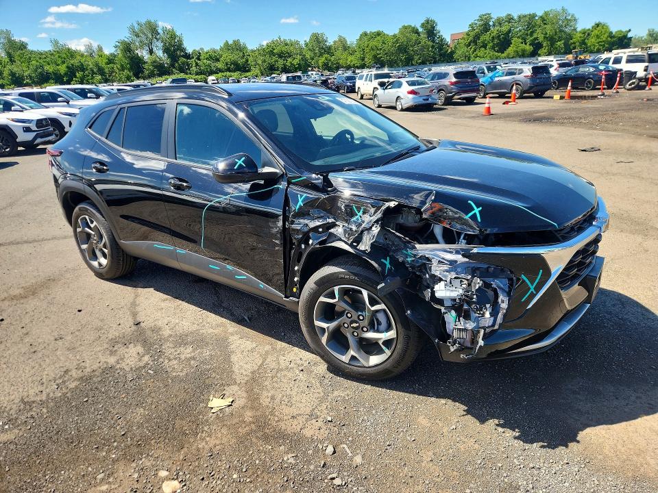 2024 Chevrolet Trax VIN KL77LHE20RC001673 COPART salvage auction — SIDE, CT - CERT OF TITLE-SALVAGE, sold $7,000 on 2026-07-27 (photo 4)