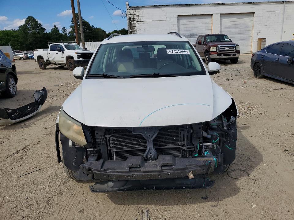 2017 Volkswagen Tiguan VIN WVGBV7AX4HW511553 COPART salvage auction — FRONT END, Md - Cert Of Salvage < 75% Damage, sold $2,250 on 2026-08-11 (photo 5)