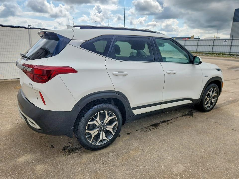 2021 Kia Seltos VIN KNDERCAA3M7071422 COPART salvage auction — MINOR DENT/SCRATCHES, AB - BOS - ACTIVE, sold $9,100 on 2026-07-29 (photo 3)