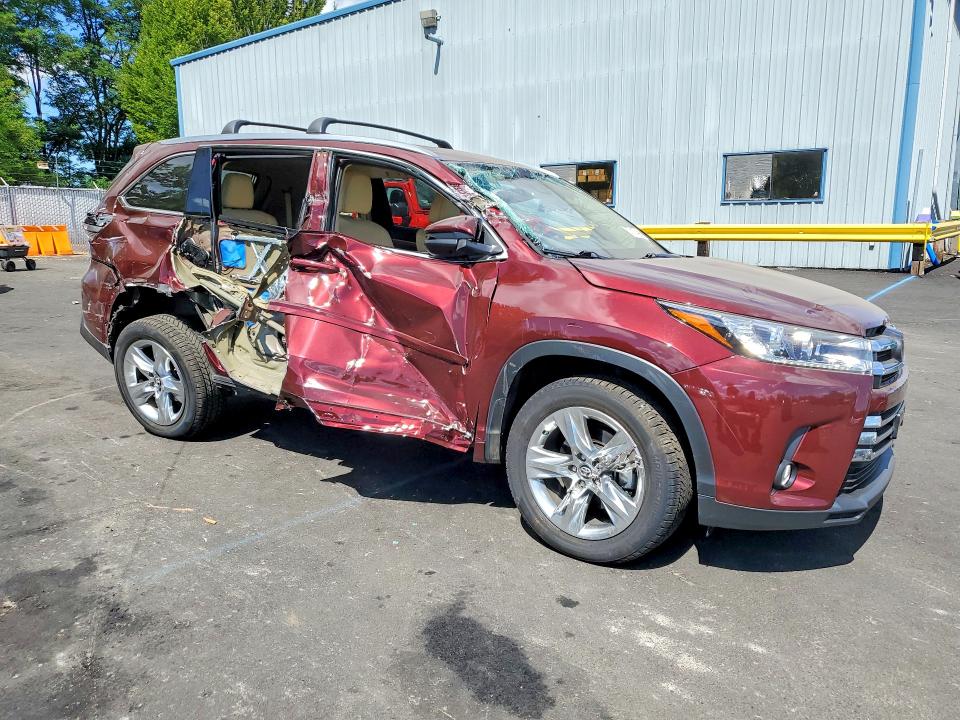 2017 Toyota VIN 5TDDZRFH7HS433879 COPART salvage auction — ROLLOVER, Or - Salvage Title Certificate, sold $6,500 on 2026-07-22 (photo 4)