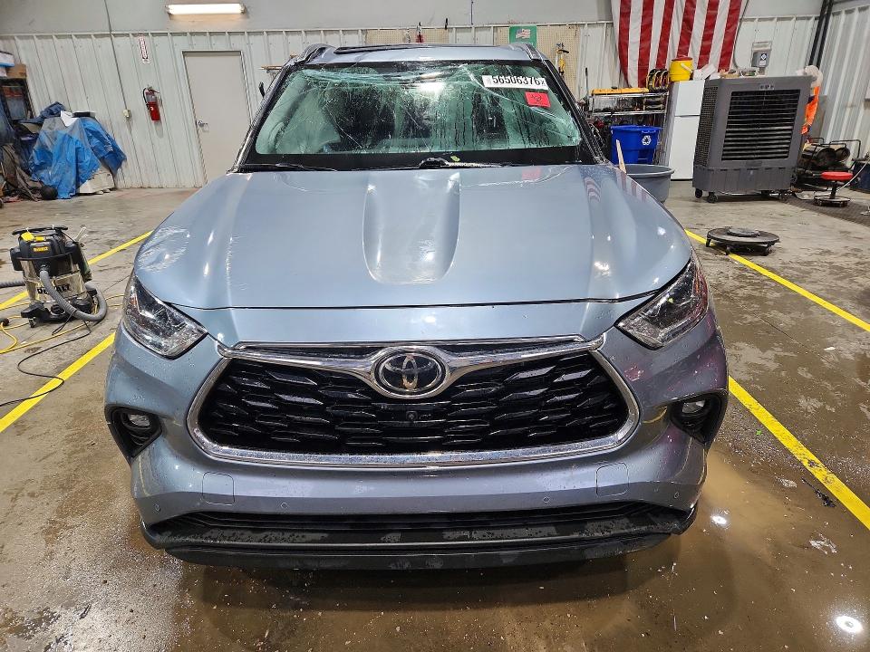 2022 Toyota Highlander VIN 5TDDZRBH9NS213046 COPART salvage auction — ROLLOVER, Ok - Certificate Of Title, sold $7,700 on 2026-07-22 (photo 5)