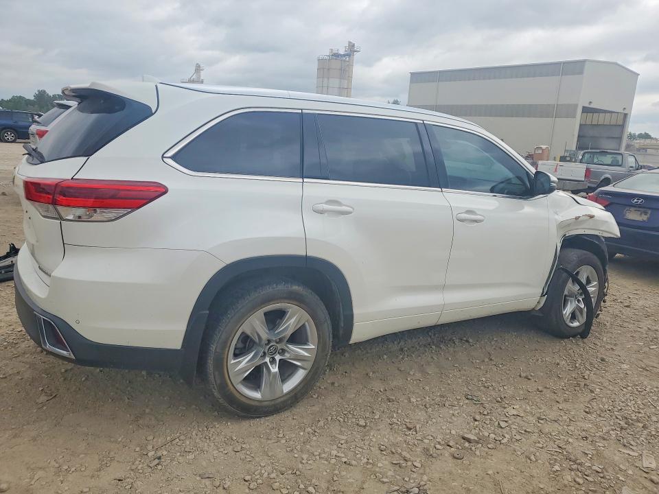 2017 Toyota Highlander VIN 5TDDZRFH6HS465545 COPART salvage auction — FRONT END, Ks - Cert Of Title-Salvage, sold $550 on 2026-07-30 (photo 3)