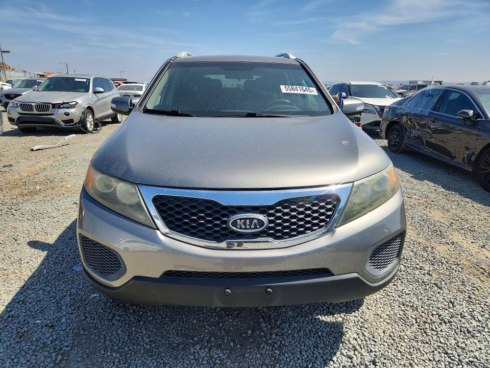 2011 Kia Sorento VIN 5XYKT4A22BG175662 COPART salvage auction — MINOR DENT/SCRATCHES, Ca - Dis/Dlr/Exp Only Clean Title, sold $1,200 on 2026-07-09 (photo 5)