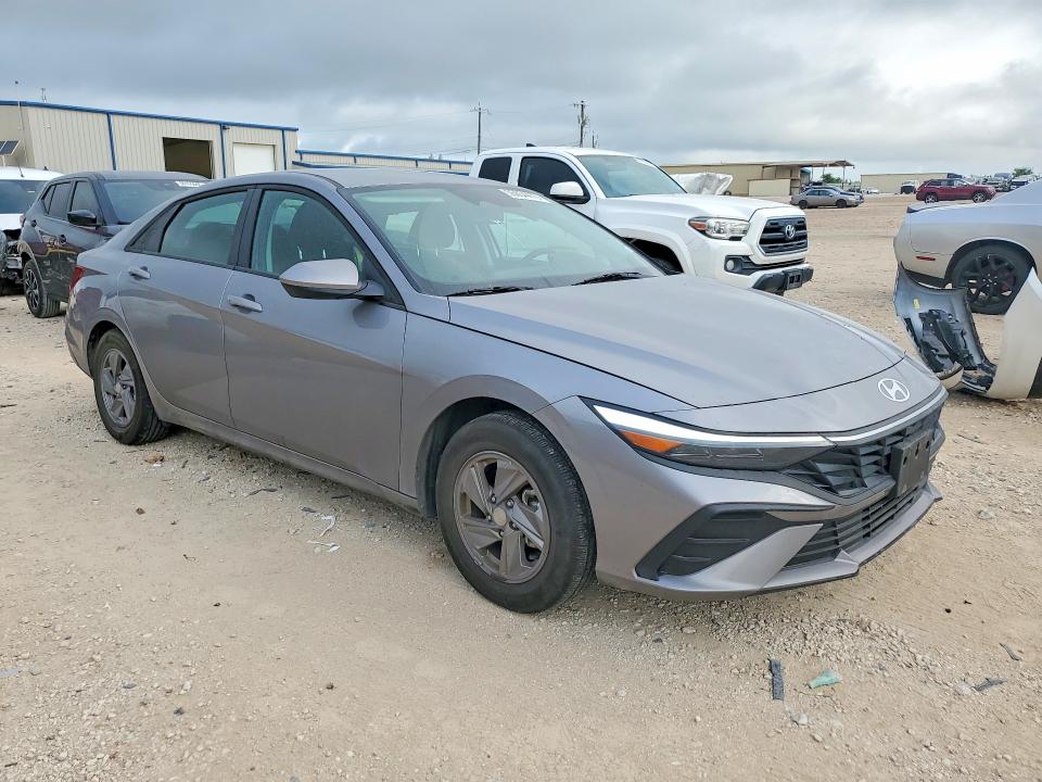 2025 Hyundai Elantra VIN KMHLL4DG0SU039522 COPART salvage auction — SIDE, Tx - Salvage Vehicle Title, sold $6,000 on 2026-07-16 (photo 4)