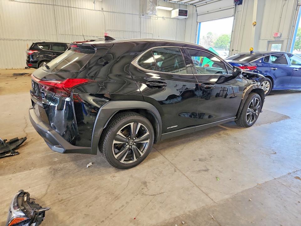 2021 Lexus Ux VIN JTHP9JBH4M2041981 COPART salvage auction — FRONT END, Mn - Cert Of Title-Salvage, sold $11,800 on 2026-07-07 (photo 3)