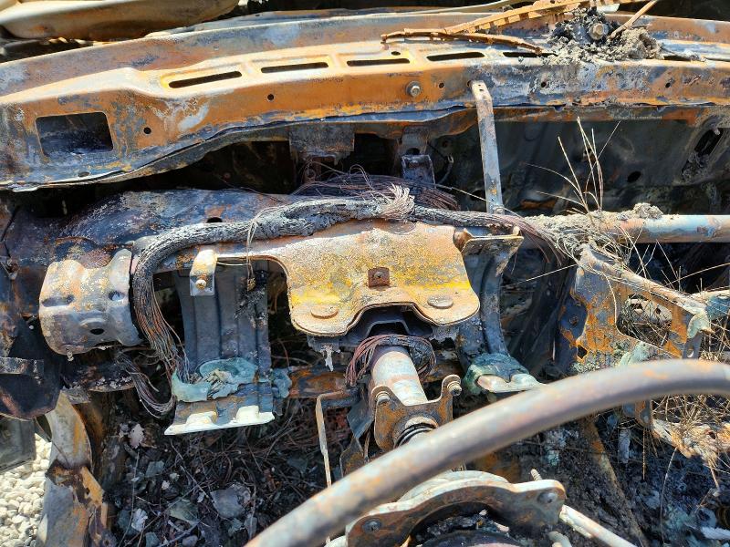 1998 Honda Civic VIN 2HGEJ6673WH581414 COPART salvage auction — BURN, Ca - Non-Repairable Vehicle Cert, sold $175 on 2026-07-08 (photo 9)