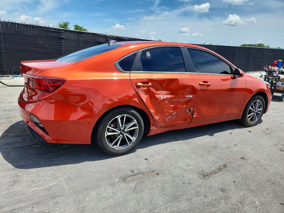 2022 Kia VIN 3KPF24AD2NE465097 COPART salvage auction — ROLLOVER, Salvage Title, sold $2,650 on 2026-07-28 (photo 3)