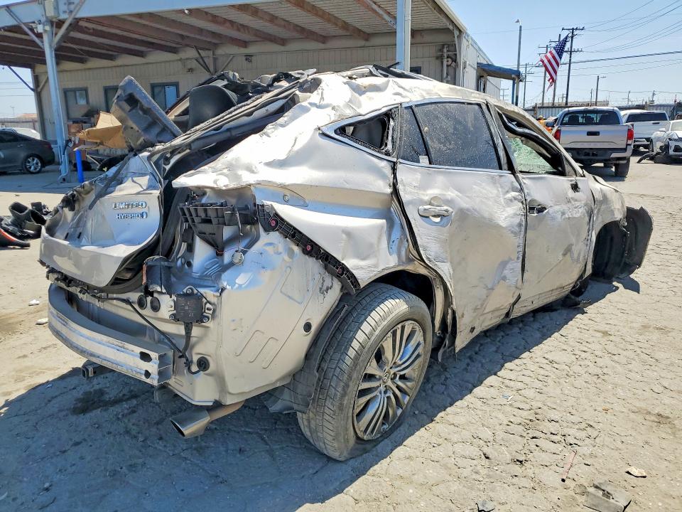 2022 Toyota Venza VIN JTEAAAAH3NJ092018 COPART salvage auction — ROLLOVER, Ca - Salvage Certificate, sold $200 on 2026-07-27 (photo 3)