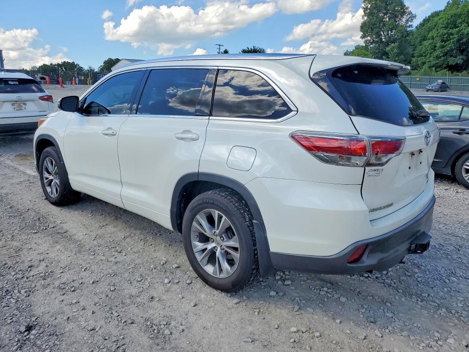 2015 Toyota Highlander VIN 5TDJKRFH2FS120937 COPART salvage auction — MINOR DENT/SCRATCHES, Tn - Certificate Of Title, sold $5,700 on 2026-07-14 (photo 2)