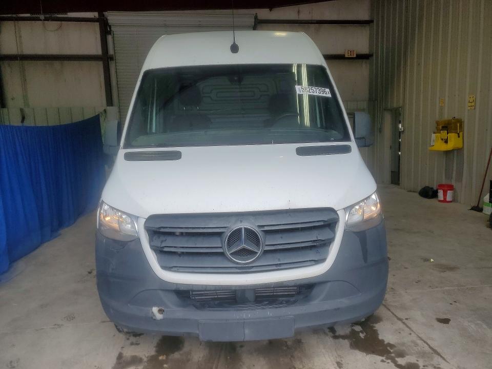 2019 Mercedes-benz VIN WD4PF0CD5KT015743 COPART salvage auction — REAR END, Ky - Certificate Of Title, sold $6,200 on 2026-07-13 (photo 5)