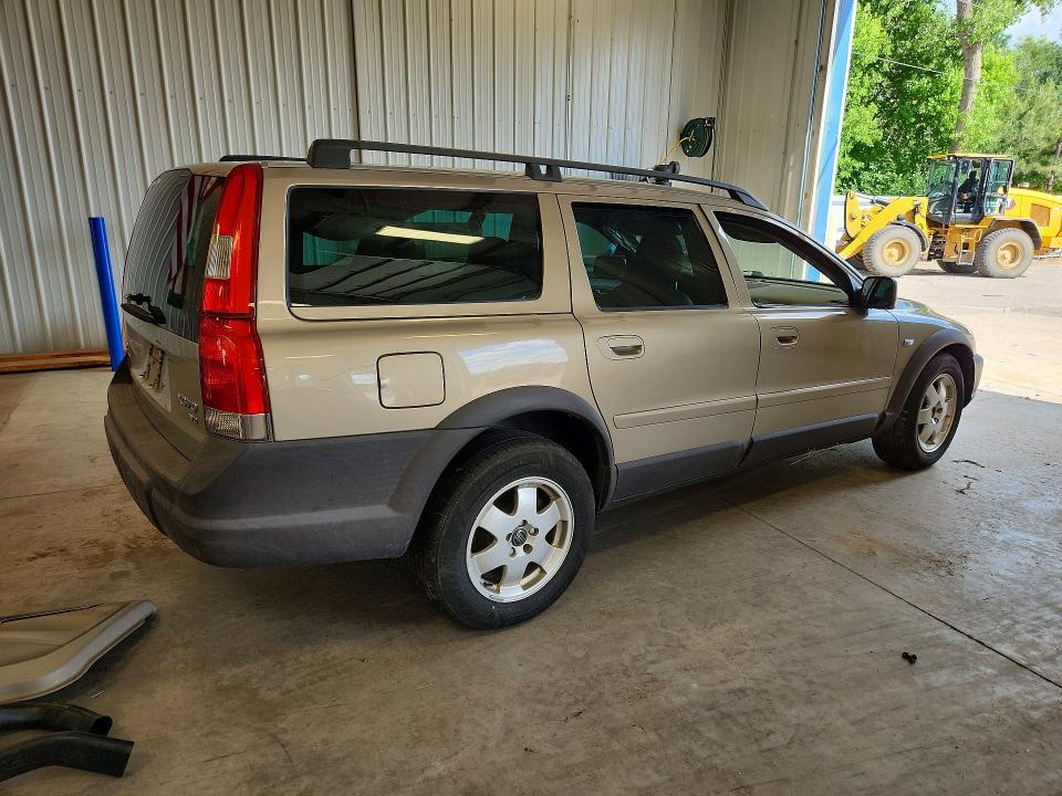 2004 Volvo Xc70 VIN YV1SZ59H841136424 COPART salvage auction — VANDALISM, Mn - Certificate Of Title, sold $2,400 on 2026-07-28 (photo 3)
