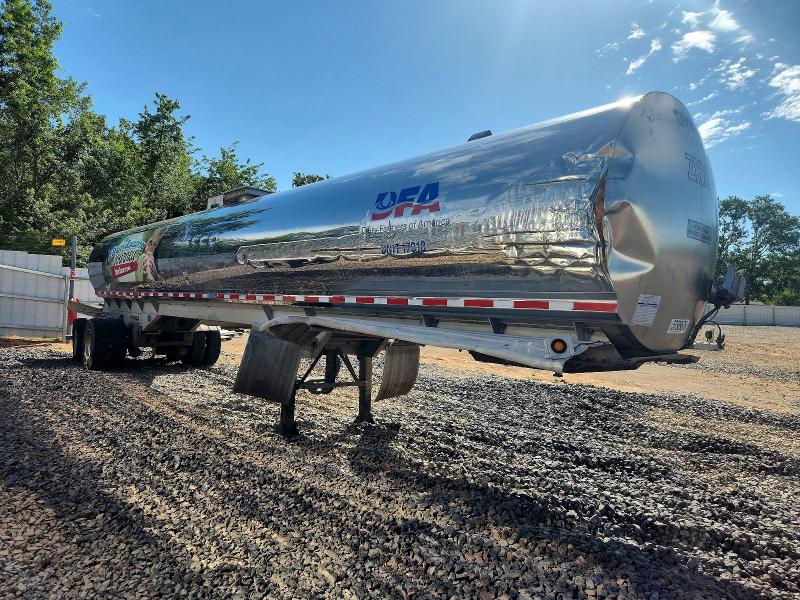 2017 Walker Unknown VIN 5WSAA4322HN048632 COPART salvage auction — FRONT END, NE - CERT OF TITLE-SALVAGE, sold $5,300 on 2026-07-09 (photo 1)