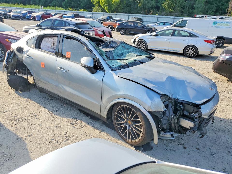 2020 Porsche Cayenne VIN WP1BB2AY7LDA57777 COPART salvage auction — ENGINE BURN, VA - CERT OF TITLE - SALVAGE, sold $2,750 on 2026-07-21 (photo 4)