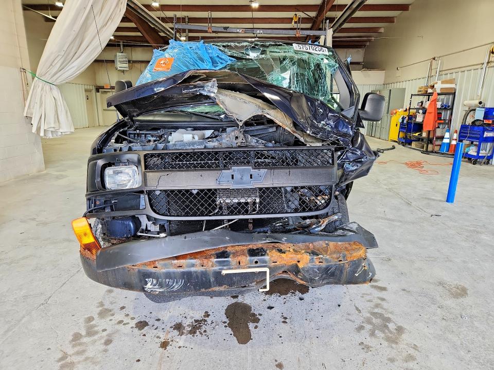 2010 Chevrolet Express 3500 VIN 1GC2GTBG2A1113945 COPART salvage auction — FRONT END, NY - MV-907A SALVAGE CERTIFICATE, sold $750 on 2026-07-06 (photo 5)