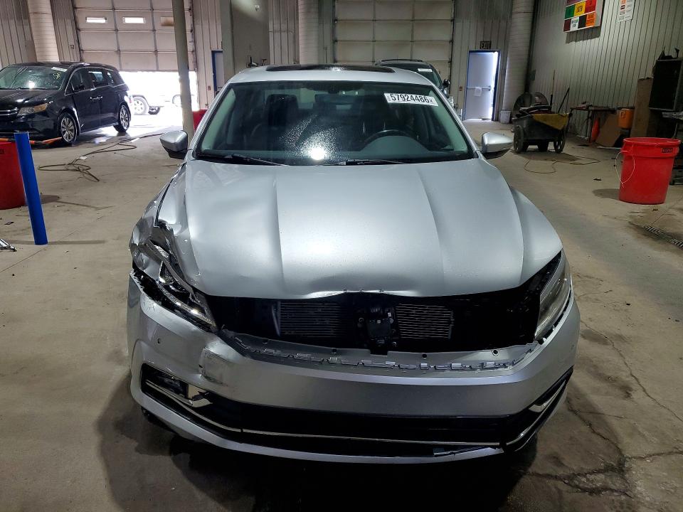 2017 Volkswagen VIN 1VWGT7A36HC009283 COPART salvage auction — FRONT END, Pa - Certificate Of Salvage, sold $3,150 on 2026-07-02 (photo 5)