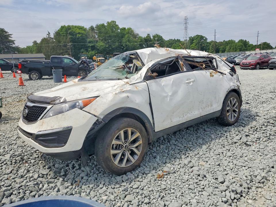 2016 Kia Sportage VIN KNDPB3AC7G7806499 COPART salvage auction — ROLLOVER, Nc - Salvage Certificate Of Title, sold $150 on 2026-07-22 (photo 1)