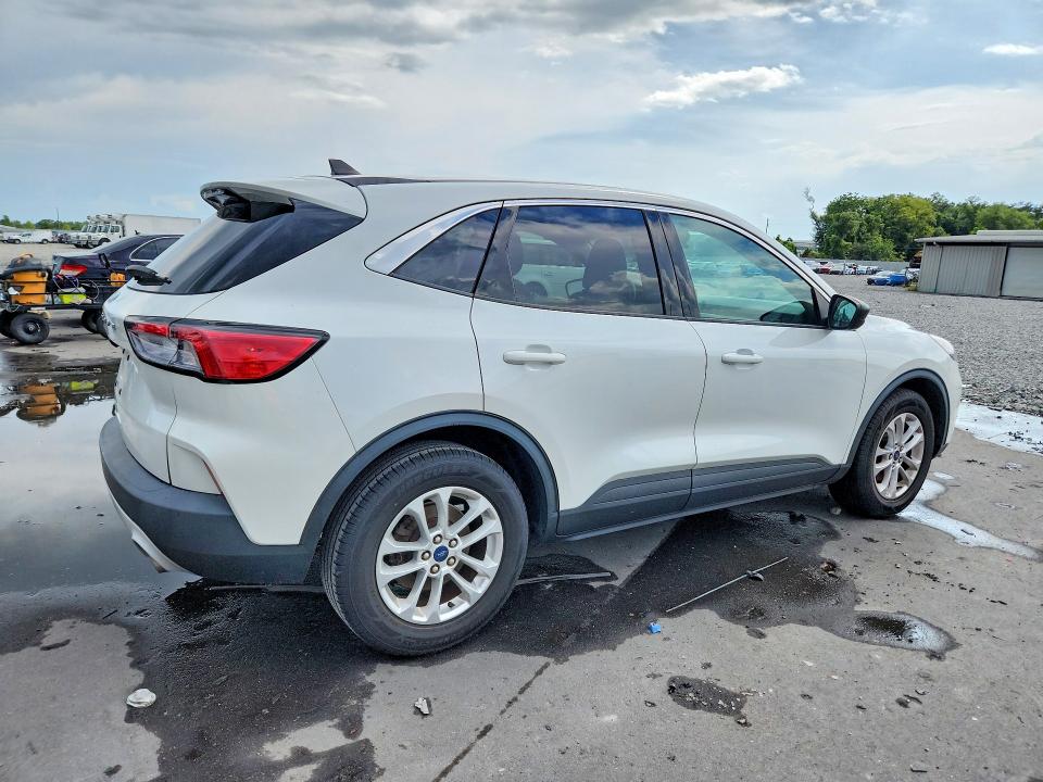 2022 Ford Escape VIN 1FMCU0G60NUB65280 COPART salvage auction — MINOR DENT/SCRATCHES, Fl - Certificate Of Title (P), sold $5,700 on 2026-07-27 (photo 3)
