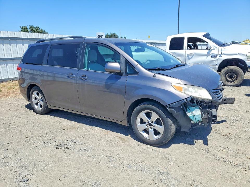 2013 Toyota Sienna VIN 5TDKK3DC7DS345361 COPART salvage auction — FRONT END, Ca - Salvage Certificate, sold $1,000 on 2026-07-21 (photo 4)