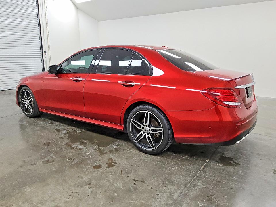 2019 Mercedes-benz E-klasse VIN WDDZF4JB8KA559621 COPART salvage auction — MINOR DENT/SCRATCHES, Tx - Certificate Of Title, sold $7,700 on 2026-07-16 (photo 2)