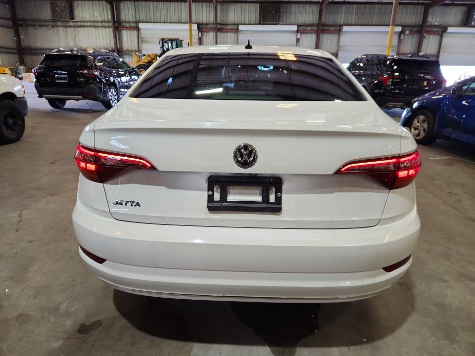 2019 Volkswagen Jetta VIN 3VWN57BU8KM059472 COPART salvage auction — MINOR DENT/SCRATCHES, Fl - Certificate Of Title, sold $2,750 on 2026-07-12 (photo 6)