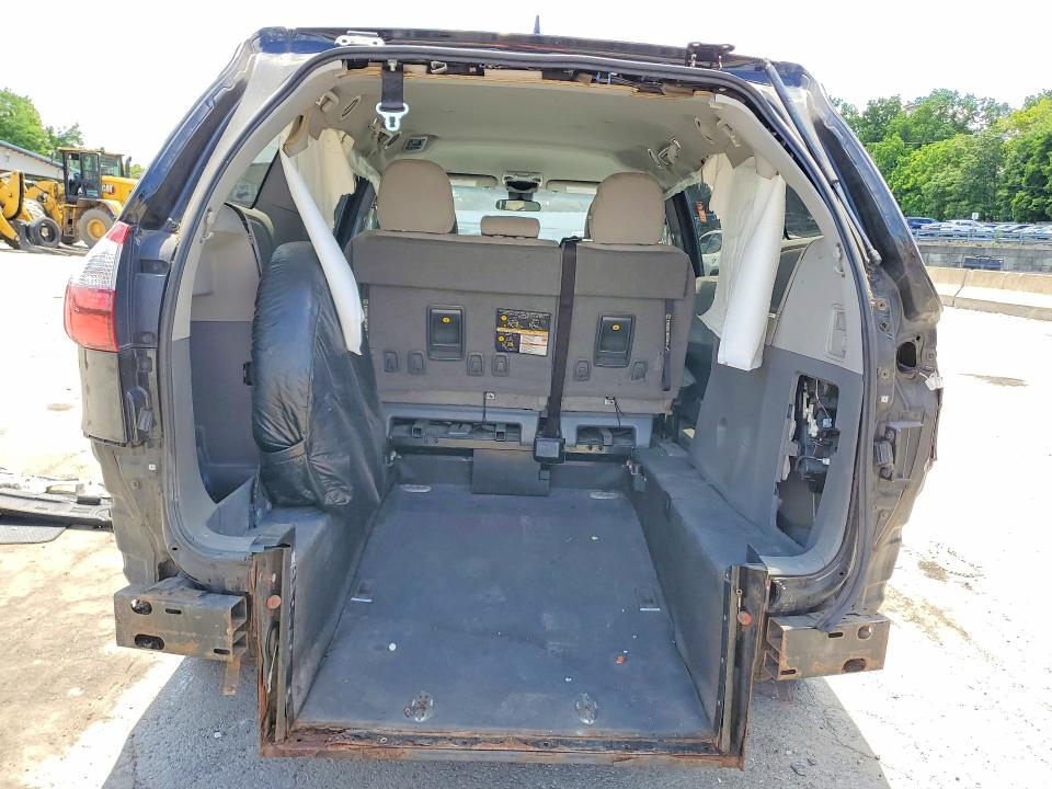 2020 Toyota Sienna VIN 5TDZZ3DC2LS037426 COPART salvage auction — FRONT END, Ny - Certificate Of Title, sold $1,650 on 2026-07-09 (photo 6)