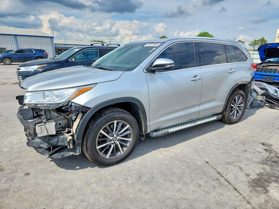 2017 Toyota Highlander VIN 5TDJZRFH5HS512888 COPART salvage auction — FRONT END, Ok - Cert Of Title-Salvage, sold $9,000 on 2026-07-06 (photo 1)