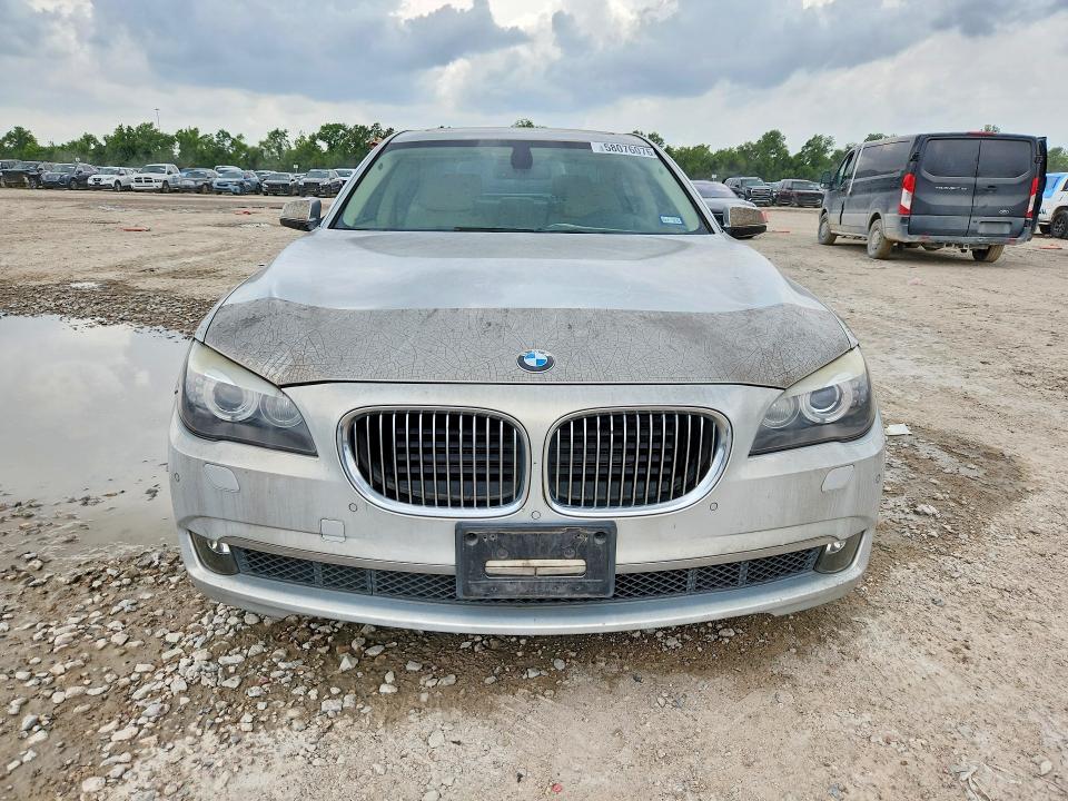 2011 BMW 7 series VIN WBAKA4C56BC612674 COPART salvage auction — MINOR DENT/SCRATCHES, Tx - Certificate Of Title (P), sold $1,400 on 2026-08-04 (photo 5)
