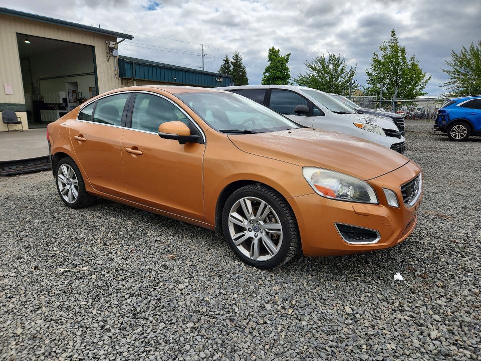 2013 Volvo S60 VIN YV1902FH8D2170577 COPART salvage auction — REAR END, Or - Salvage Title Certificate, sold $2,050 on 2026-08-04 (photo 4)