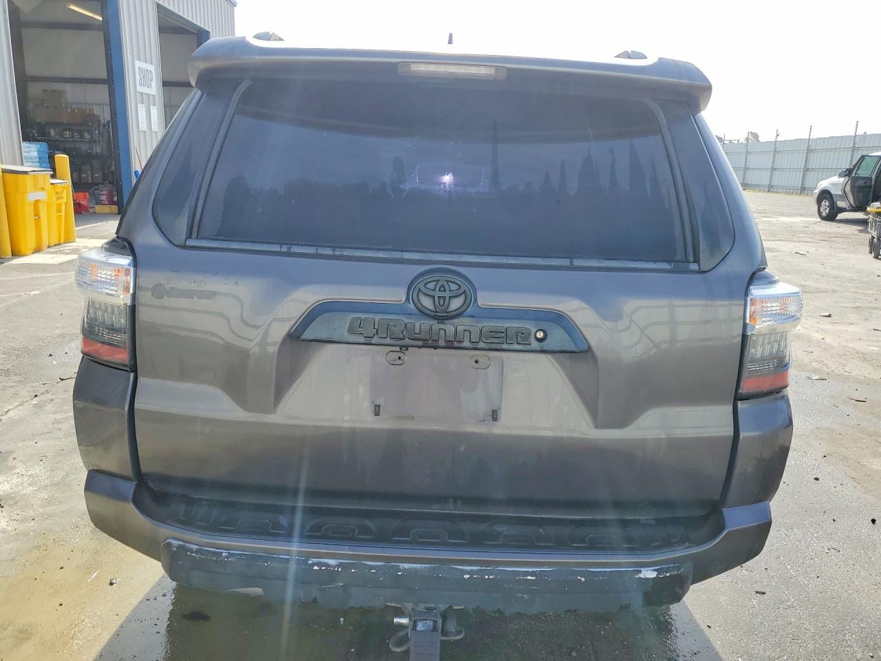 2016 Toyota 4Runner VIN JTEBU5JR9G5335287 COPART salvage auction — Front End, CA - CERTIFICATE OF TITLE, sold $11,700 on 2026-07-02 (photo 6)