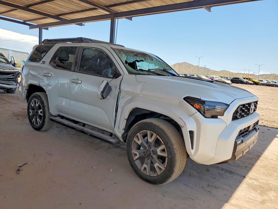 2025 Toyota 4runner VIN JTEVA5BR5S5049658 COPART salvage auction — ROLLOVER, Az - Cert Of Title - Salvage, sold $18,000 on 2026-07-23 (photo 4)