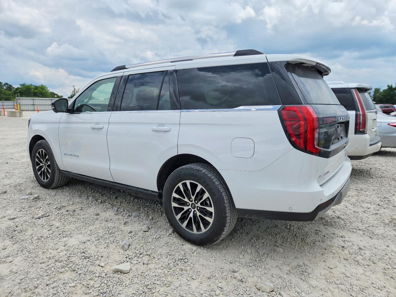 2025 Ford Expedition VIN 1FMJU1M82SEA60510 COPART salvage auction — Hail, MO - SALVAGE CERTIFICATE OF TITLE, sold $42,750 on 2026-06-29 (photo 2)