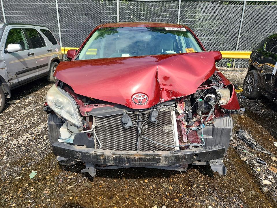 2013 Toyota Sienna VIN 5TDKK3DC9DS341876 COPART salvage auction — FRONT END, Md - Cert Of Salvage > 75% Damage, sold $1,200 on 2026-07-28 (photo 5)