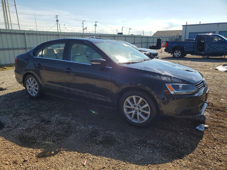 2014 Volkswagen Jetta VIN 3VWD07AJ0EM391704 COPART salvage auction — ROOF, Il - Salvage Certificate, sold $775 on 2026-07-24 (photo 4)