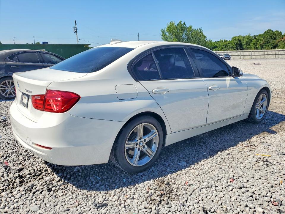 2014 BMW VIN WBA3A5C50EJ464726 COPART salvage auction — REAR END, Fl - Cert Of Title Slvg Rebuildable, sold $625 on 2026-07-28 (photo 3)