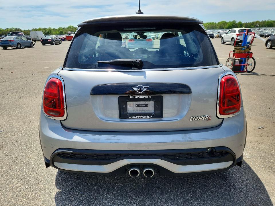 2024 Mini Cooper VIN WMW53DH06R2V37835 COPART salvage auction — WATER/FLOOD, Ny - Mv907A-Flood Salvage, sold $8,000 on 2026-07-20 (photo 6)
